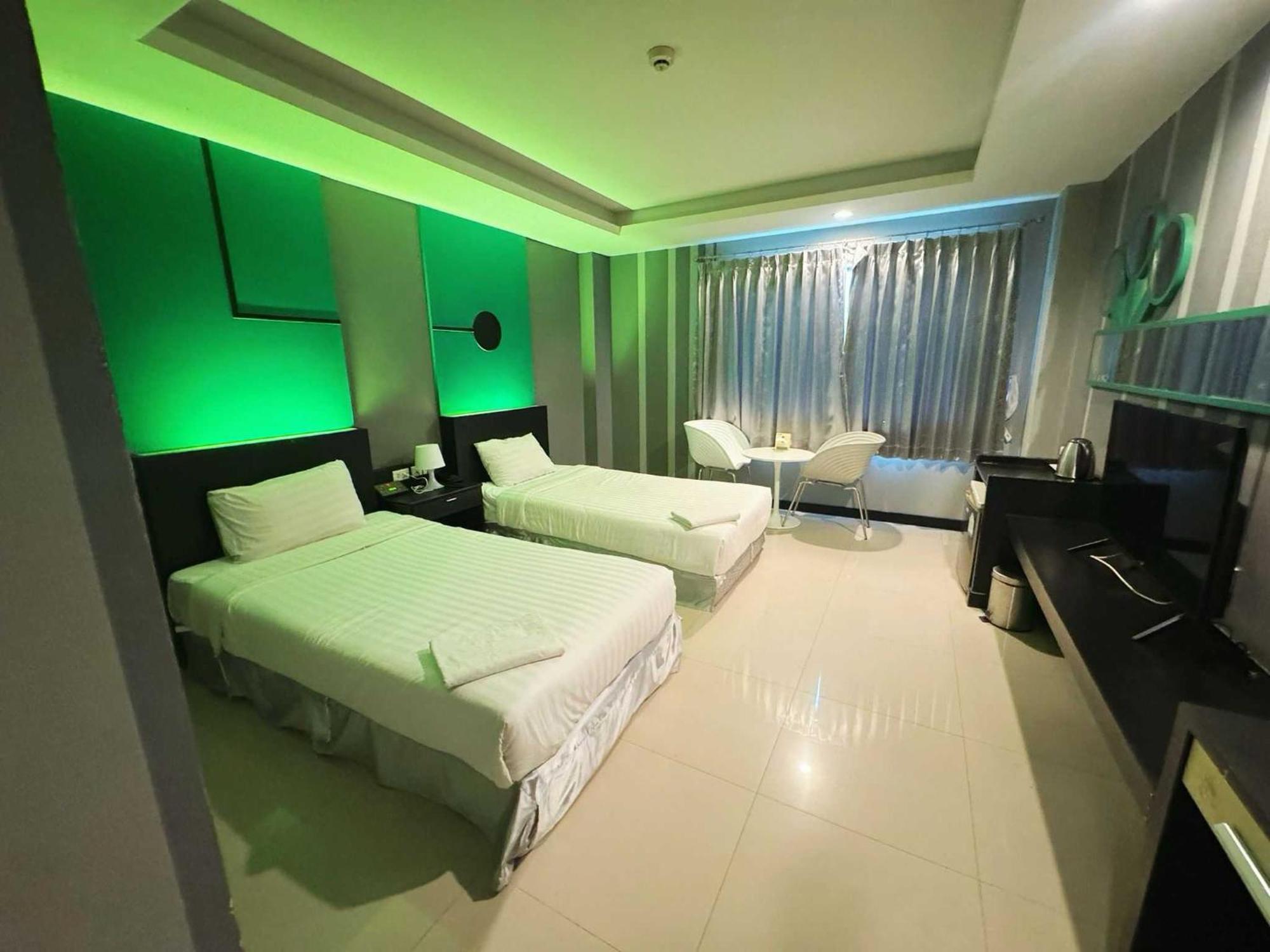 Capital O 75514 Vasidtee City Hotel Suphan Buri Exterior foto