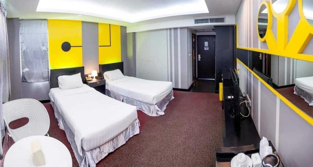 Capital O 75514 Vasidtee City Hotel Suphan Buri Exterior foto