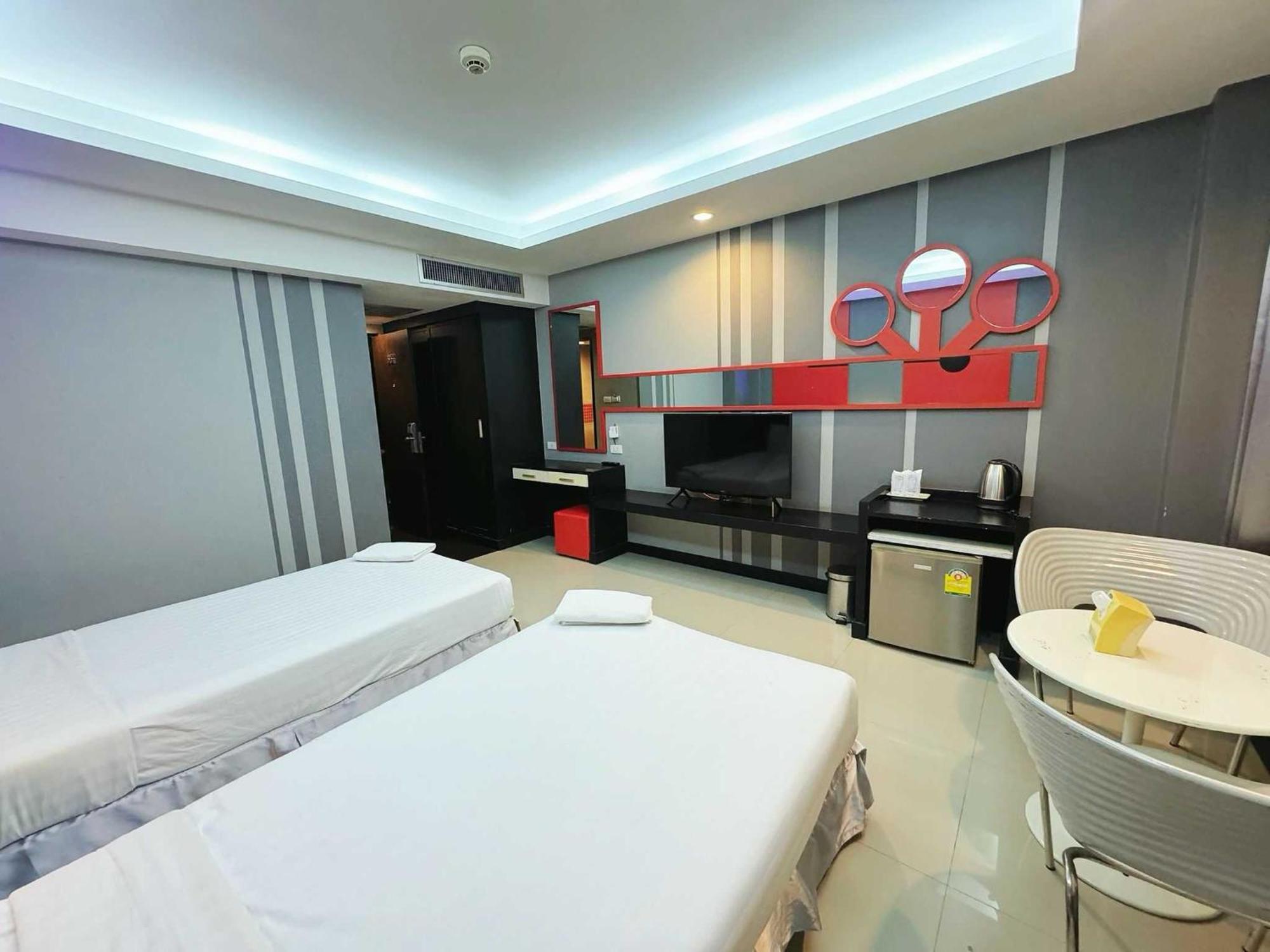 Capital O 75514 Vasidtee City Hotel Suphan Buri Exterior foto
