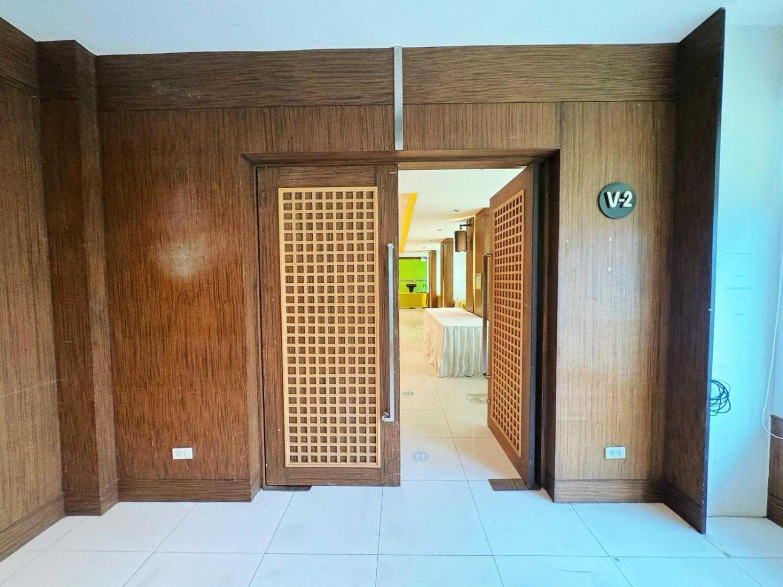Capital O 75514 Vasidtee City Hotel Suphan Buri Exterior foto