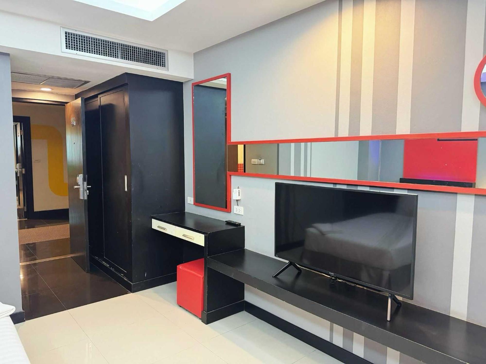 Capital O 75514 Vasidtee City Hotel Suphan Buri Exterior foto