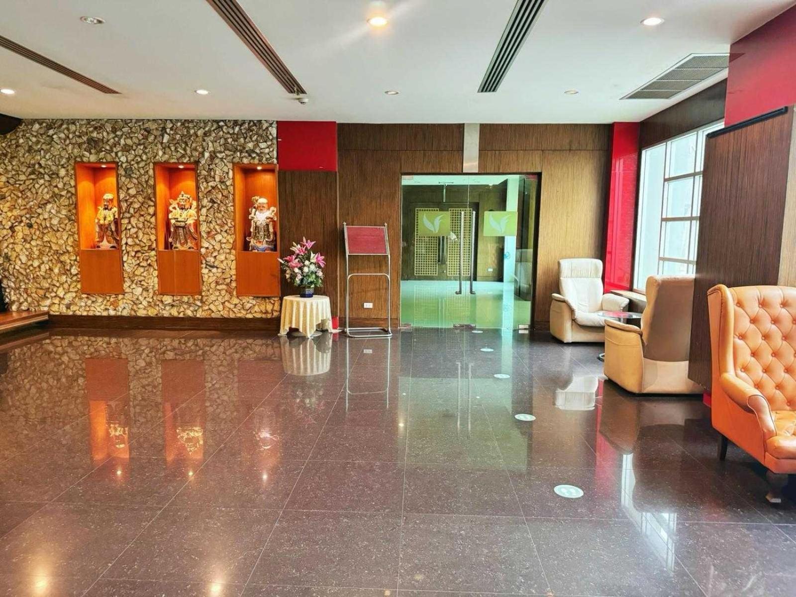 Capital O 75514 Vasidtee City Hotel Suphan Buri Exterior foto