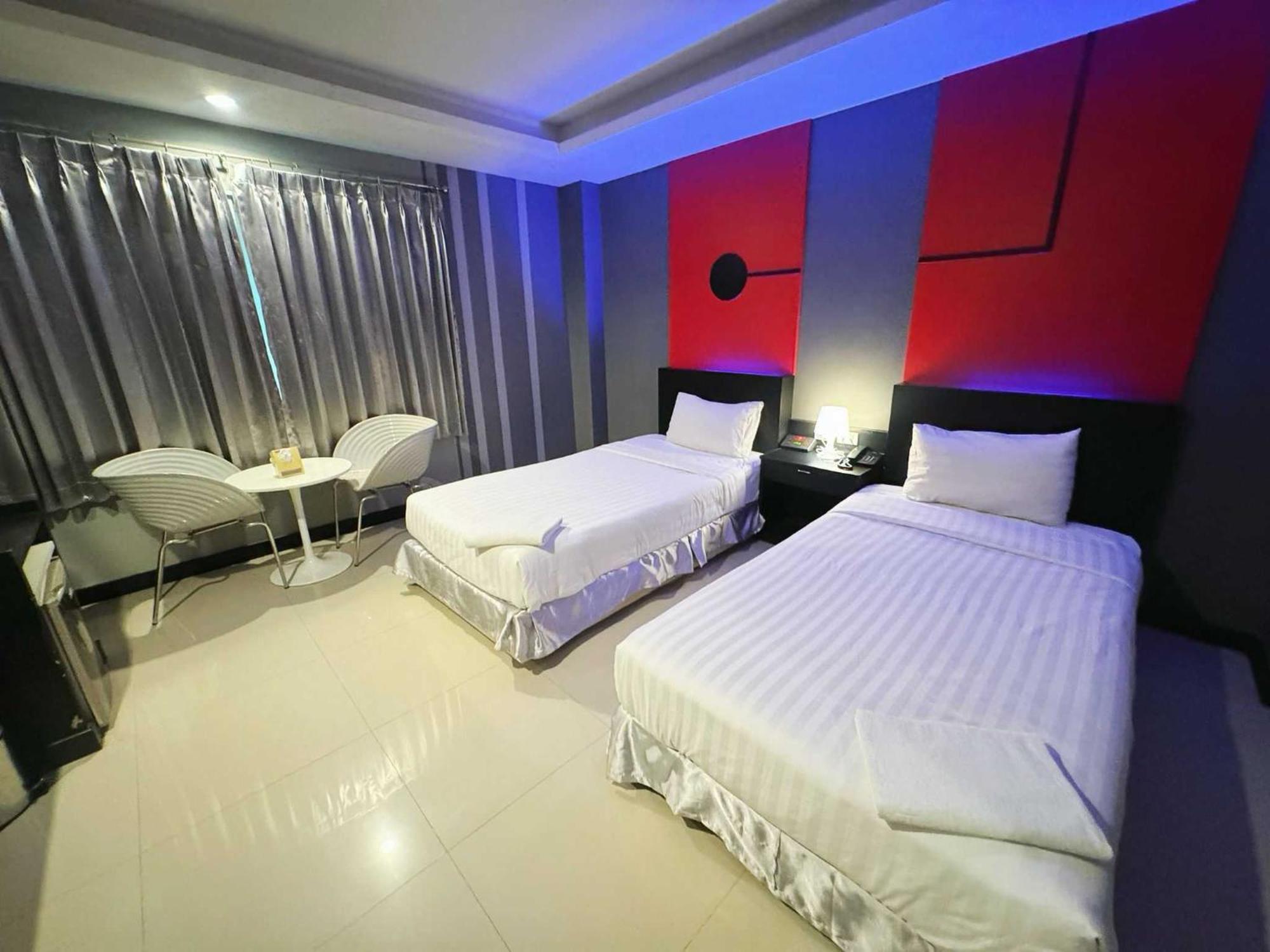 Capital O 75514 Vasidtee City Hotel Suphan Buri Exterior foto