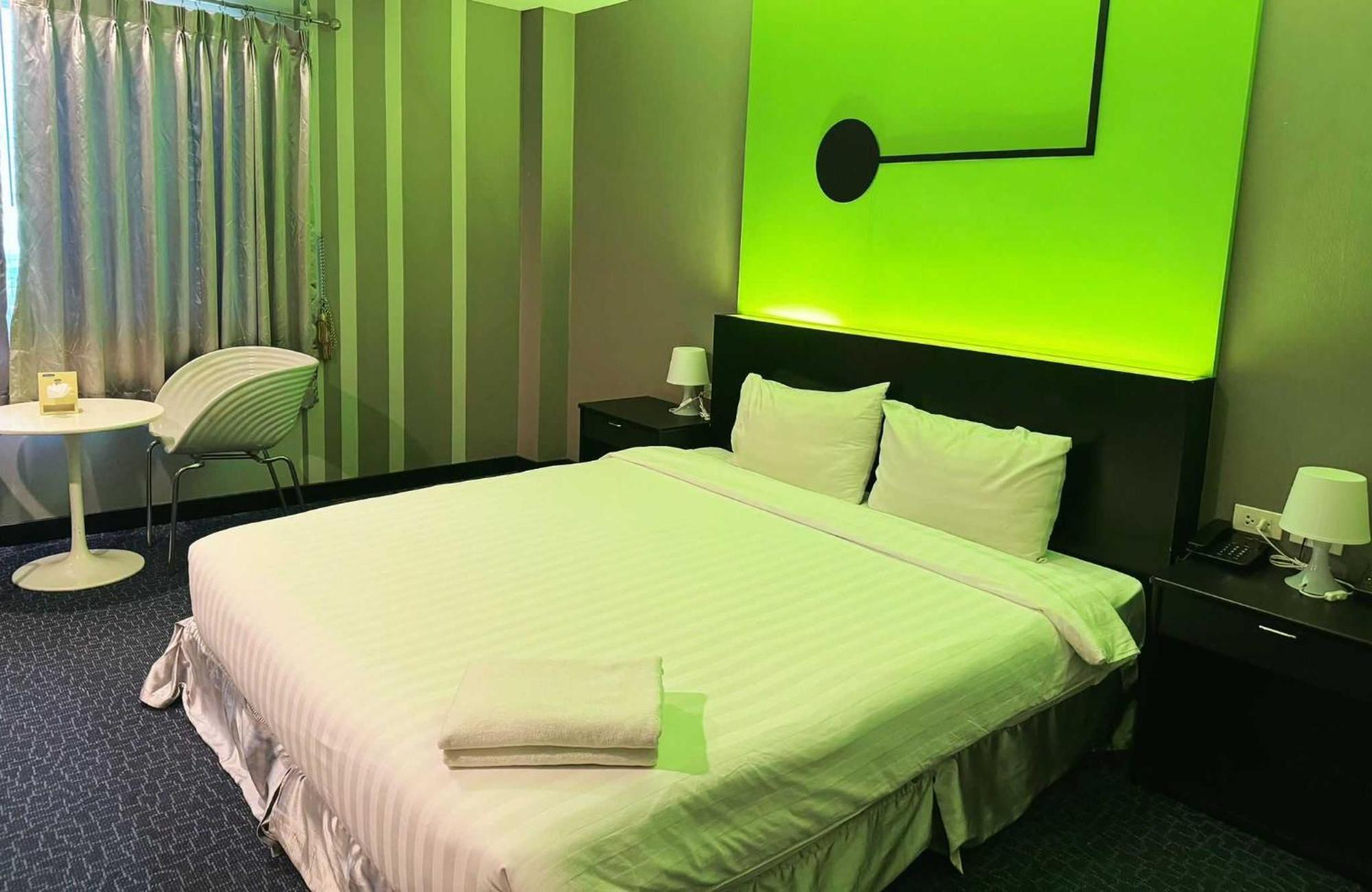 Capital O 75514 Vasidtee City Hotel Suphan Buri Exterior foto